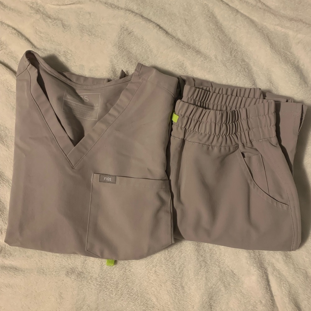 FIGS SLATE SCRUB SET